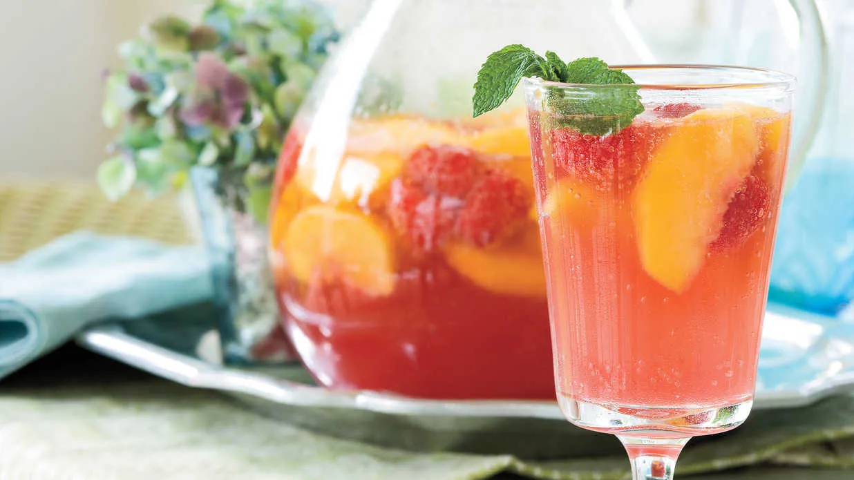 Sangria blanche à la pêche