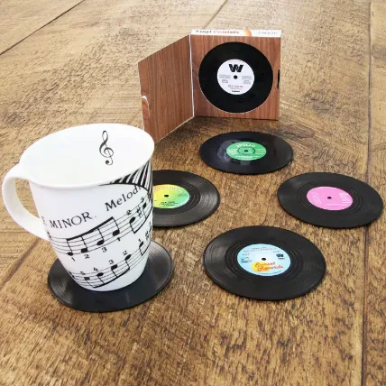 Le seul vinyle qu’on accepte de mettre sous un verre. 🍸 – Image 3