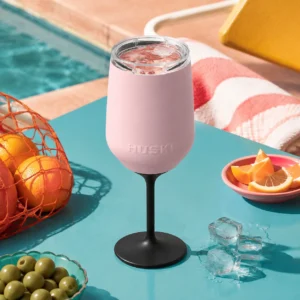 Verre de vin avec un couvercle